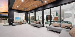 1960 NE 197th Ter Gallery 21