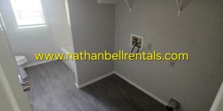 Single-Family Home: 3 Bed, 2 Bath Gallery 12