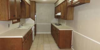 South Tyler! 3 Bedroom, 2 Bath Duplex w/Garage Gallery 9