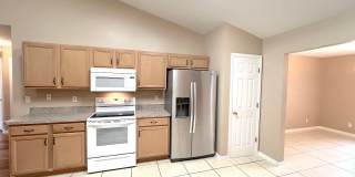 Spacious 4 Bed 3 Bath Home w FULLY FENCED YARD for Rent! Gallery 21