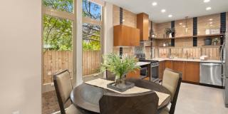 3bd/3ba Seattle Townhome Gallery 10