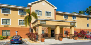 Tampa - Airport - Spruce Street Gallery 5