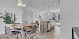 Stunning 3-bedroom, 4-bathroom townhouse! Gallery 8