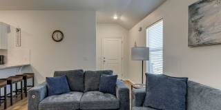 Cozy 3-Bed Retreat in Yukon - Fully Furnished & All Utilities Included Gallery 4