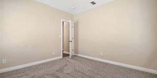 2080 Gladstone Street Gallery 27
