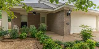 4 BR/2.5 BA Duplex in East Fayetteville Gallery 1