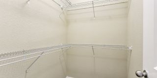 Overlook at Stone Oak Park Apartments Gallery 20