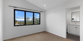 Modern Coastal Lease in Top of the World Gallery 31