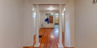 Wonderful Row Home on a Quiet Street Gallery 7