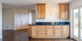 4BR/2.5BA 3,274sqft! STUNNING GG VIEWS!!! Yard! Spa! 4 Car Parking! Pet! PROGRESSIVE Gallery 20