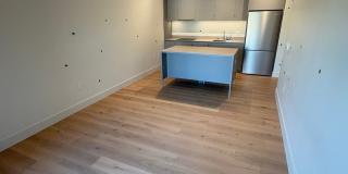 517 W Main Street Gallery 13