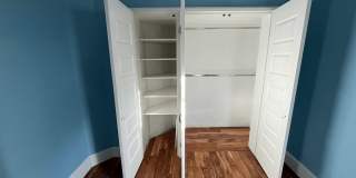 $1000 Move in Special - Beautiful 2 bed 1 bath in unit W/D, renovated kitchen, walkability! Gallery 25