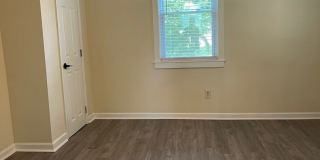 Charming Fully Renovated 2BR/1BA Near Both Hospitals – Washer/Dryer Included! Gallery 7