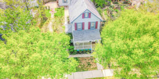 819 Dunlewy Street Gallery 30