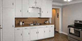 223 E Washington Ave Gallery 9