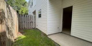 2 Bedroom, 2.5 Bathrooms Townhome in the Heart of Savannah's Southside Gallery 35