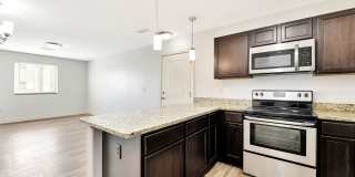 Luxurious One, Two and four-Bedroom Apartment Homes Gallery 8