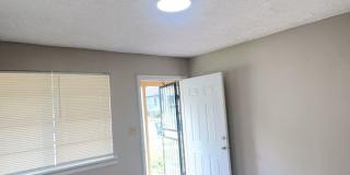 Charming Midtown 2 Bedroom - 1 Bath | Freshly Updated | Open to Section 8 Gallery 8