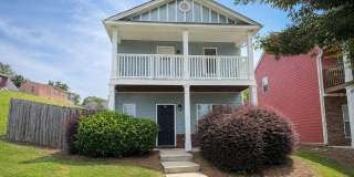 ROOMMATE MATCHING ONLY! LEASING FOR AUGUST 1 2027! FENCED IN YARD! Gallery 1
