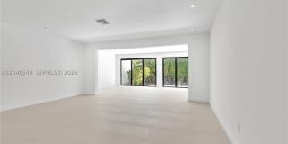 950 Bayamo Ave Gallery 10