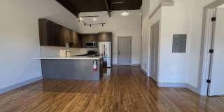 Laros Lofts Gallery 24