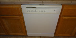 SINGLE STORY, 3 BEDROOM, 2 BATH, 2.5 CAR GARAGE, IN GATED COMMUNITY! Gallery 7