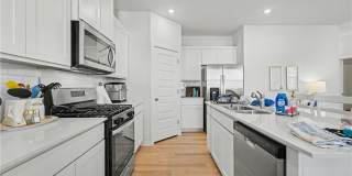 4885 W Triangle Street Gallery 5