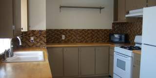 3BD/2BA Single Family Home with POOL! –  $300 OFF FIRST MONTHS RENTS Gallery 3