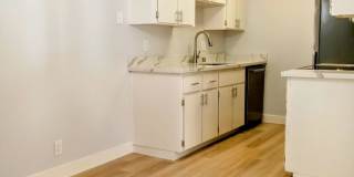 Refurbished Second Floor 1bd Condo With Pool & In-unit Laundry Gallery 9