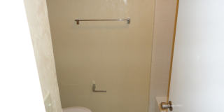 Nice 2 bedroom/ 1 1/2 bath town-home in Mill Run Gallery 9