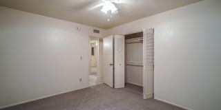 Exceptional 6-Bedroom Residence Near ASU with Garage & Modern Conveniences Gallery 22