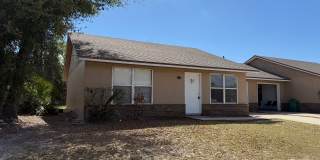 Two bedroom one bathroom, one car garage Gallery 1