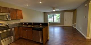 Gorgeous 3 Bedroom Townhome Gallery 8
