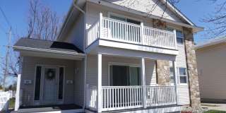 453 Berkshire Dr Gallery 1
