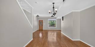 Gorgeous 6br/3.5a with Deck/Patio/Common Space Steps to Columbia Heights! Gallery 1