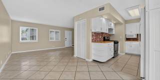 Minutes to the Beach! Updated 2 Bedroom Condo with Parking Included Minutes to the Beach! Updated 2 Bedroom Condo with Parking Included Gallery 3