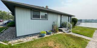 Prime Location! 2-Bed, 1-Bath Apartment with Lake Views and Near Downtown – Move-In Ready! Gallery 1