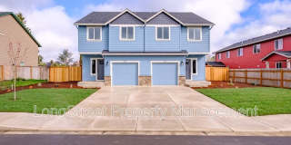 272 Gwinn St E Gallery 1