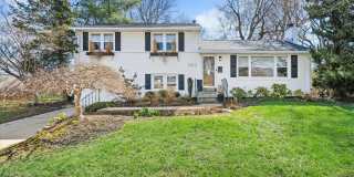 1912 LONGCOME Drive Gallery 1