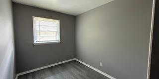 Cozy 3 Bedroom/1 Bath Gallery 9