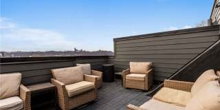 240 E Jefferson St Gallery 10