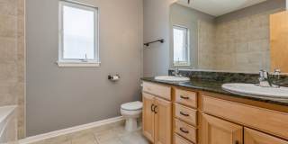 3238 N KILBOURN Avenue Gallery 11