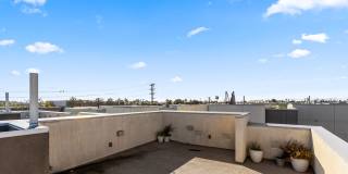 Beautiful three story live/work townhome in Westside Costa Mesa! Gallery 34