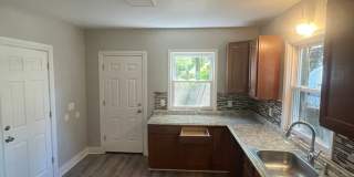 256-258 Woodbine Avenue Gallery 9