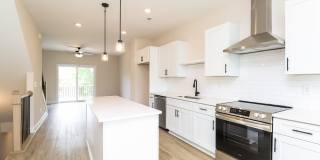 Beautiful 3BR 3.5BA Townhome w/ Full Appliance Kitchen • Garage Parking in West End Gallery 4