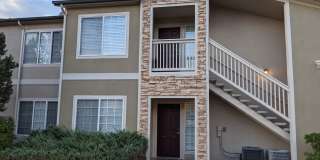 AWESOME 2-BEDROOM CONDO INCL. GARAGE, SWIMMING POOL, WASHER & DRYER! Gallery 4