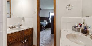 Spacious 3 bedroom 2 bath home with Solar Panels Gallery 15