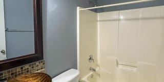 Spacious 3 Bed 2.5 Bath Home with Fenced Backyard Gallery 20