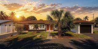 209 S Riverside Dr Gallery 1