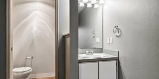 Oak Park Village Apartments Gallery 31